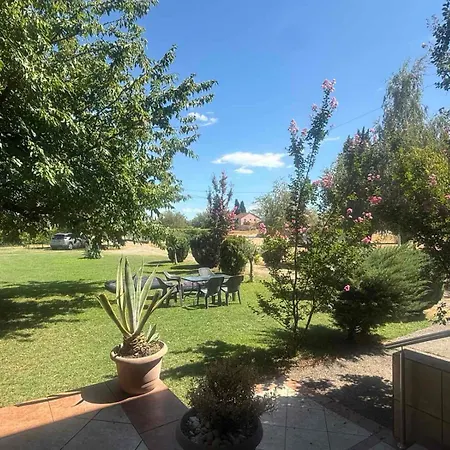 Apartment Large Three-bedroom 2 Min From Airport *