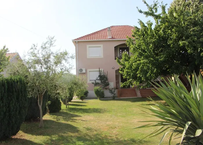 Apartamento Large Three-bedroom 2 Min From Airport *